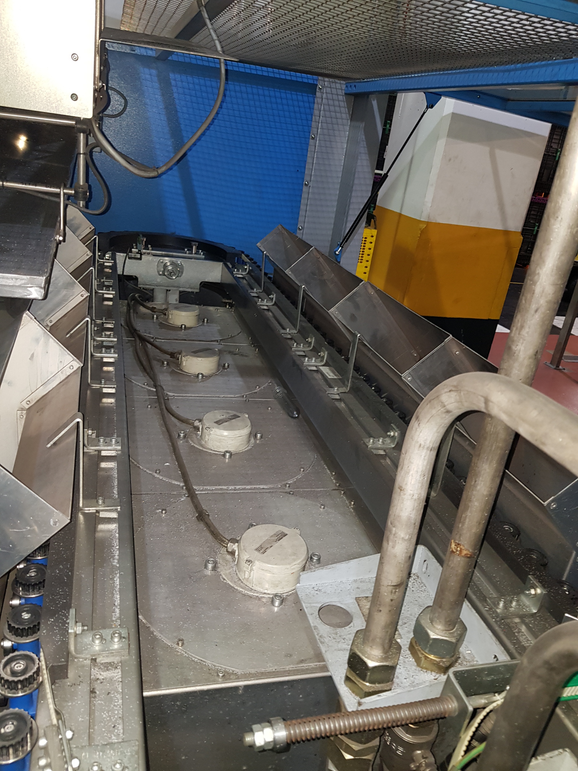 SIPA SFL6 Linear Stretch Blow Moulder