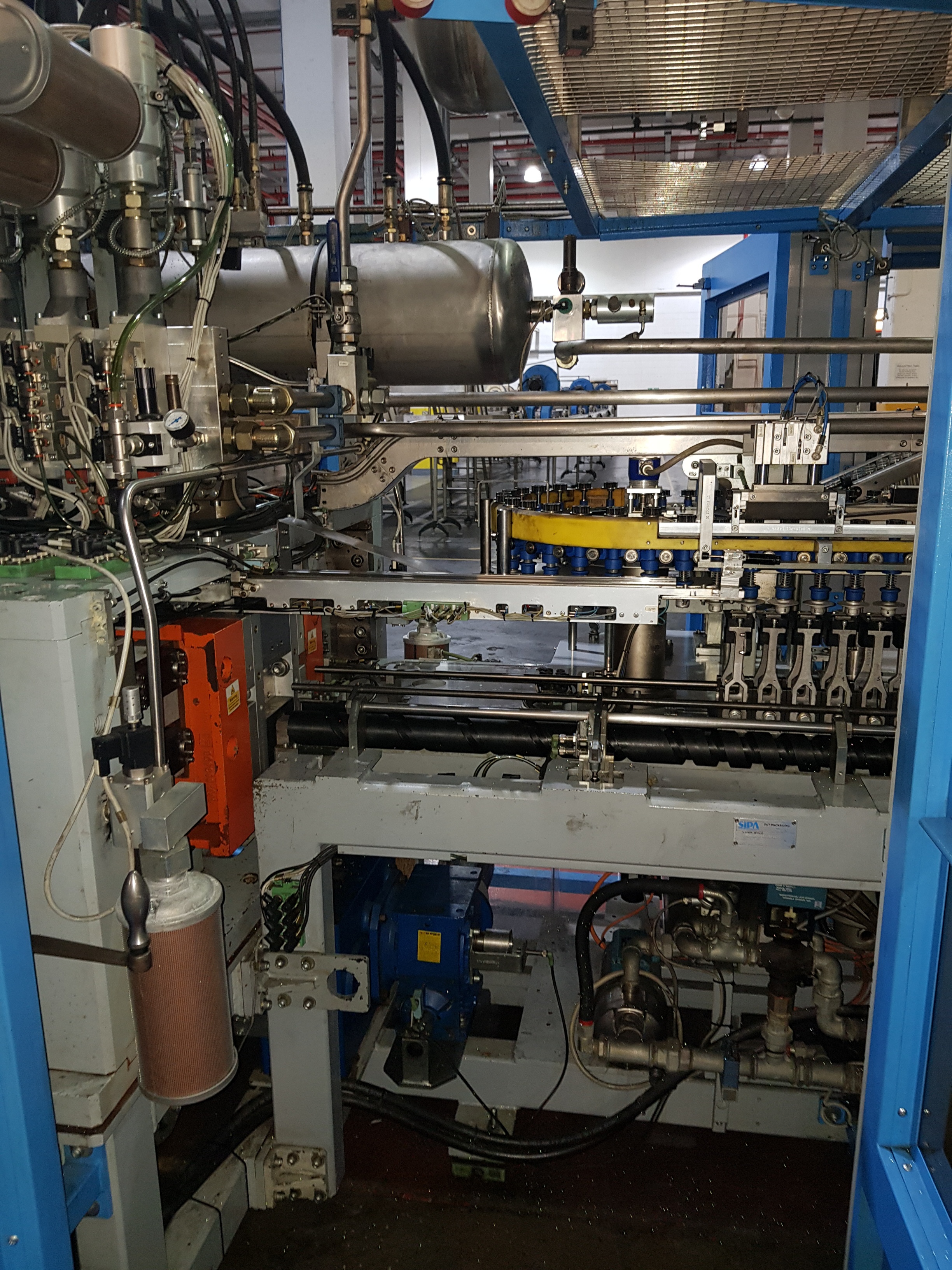 SIPA SFL6 Linear Stretch Blow Moulder