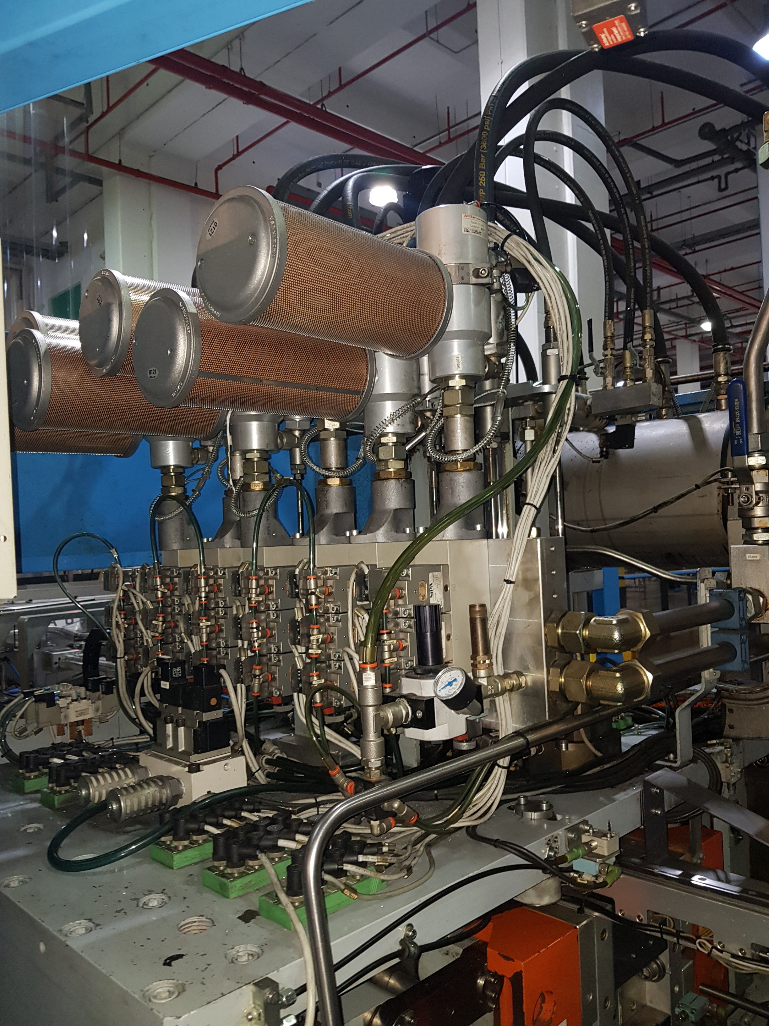 SIPA SFL6 Linear Stretch Blow Moulder