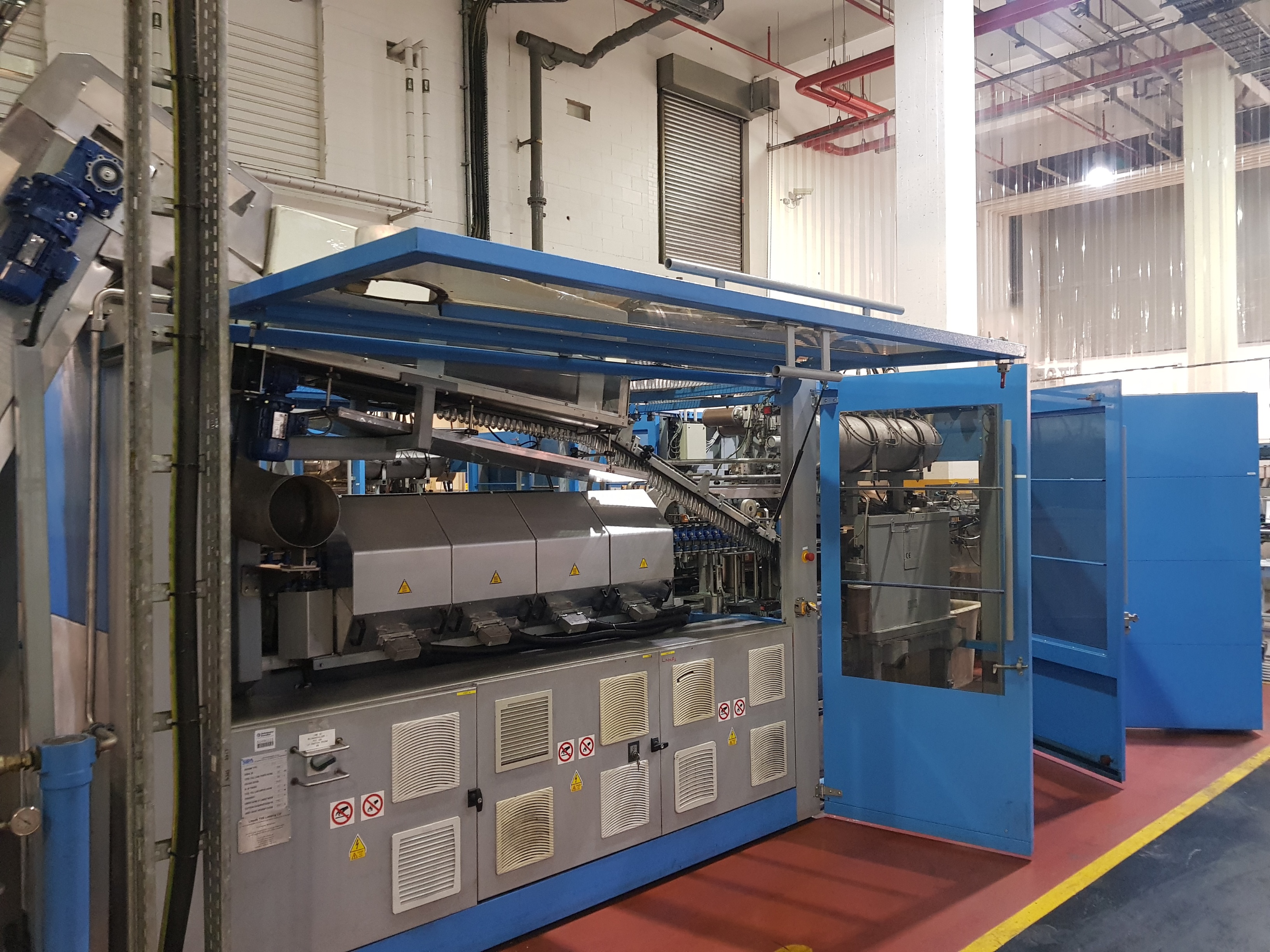 SIPA SFL6 Linear Stretch Blow Moulder