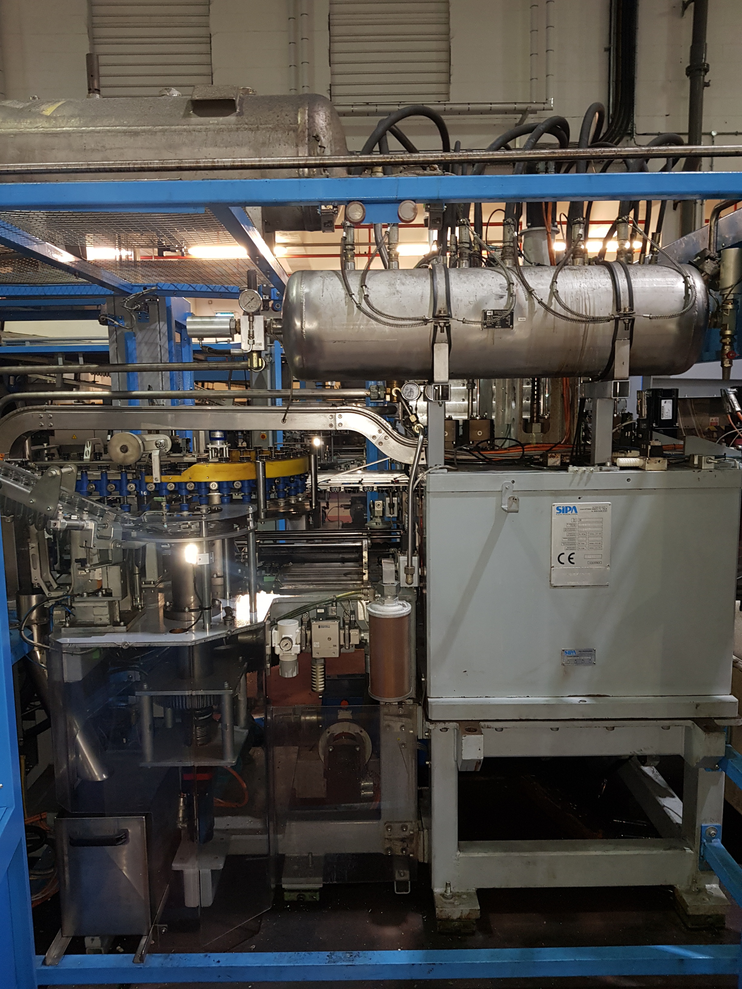 SIPA SFL6 Linear Stretch Blow Moulder