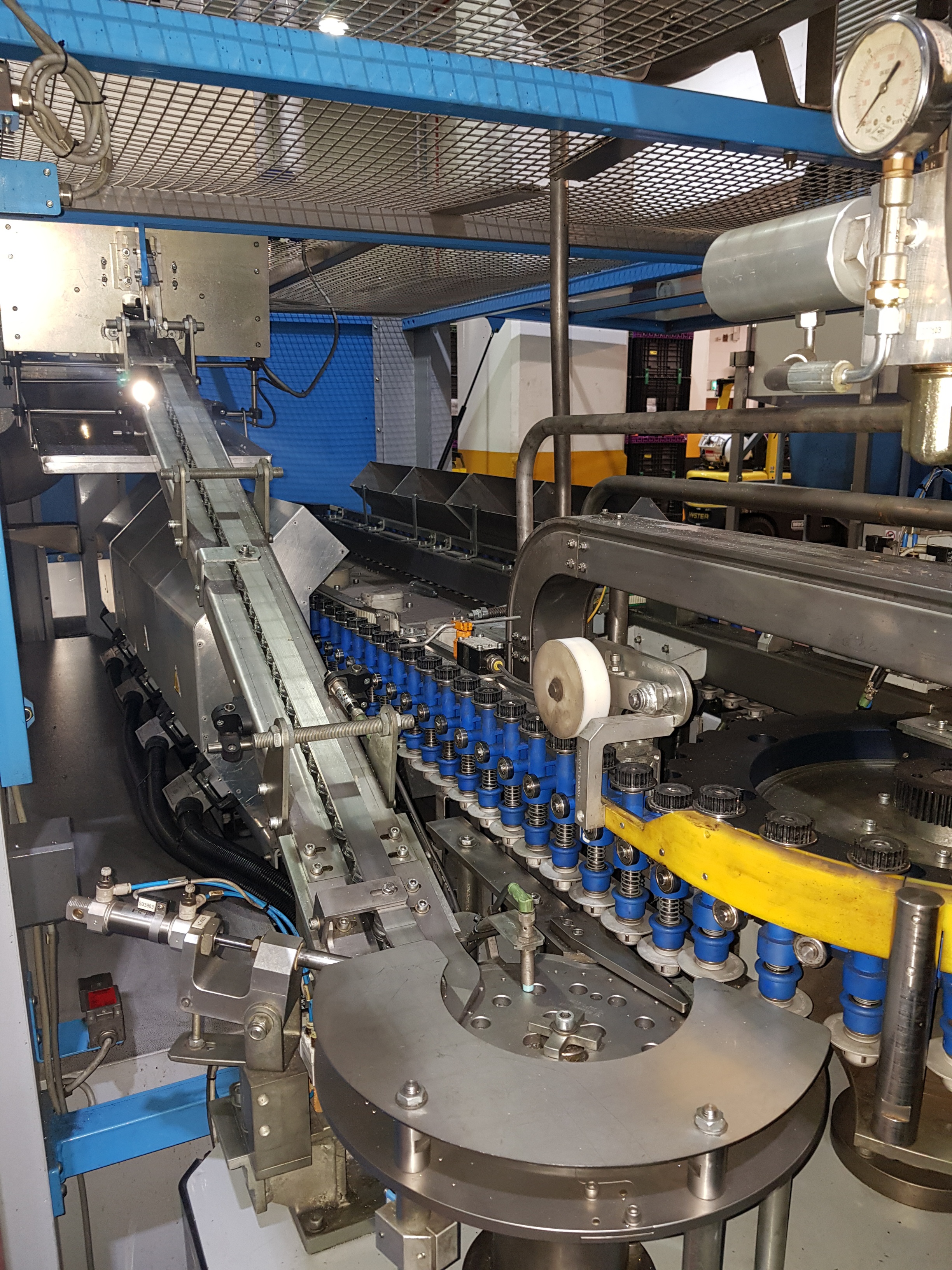 SIPA SFL6 Linear Stretch Blow Moulder