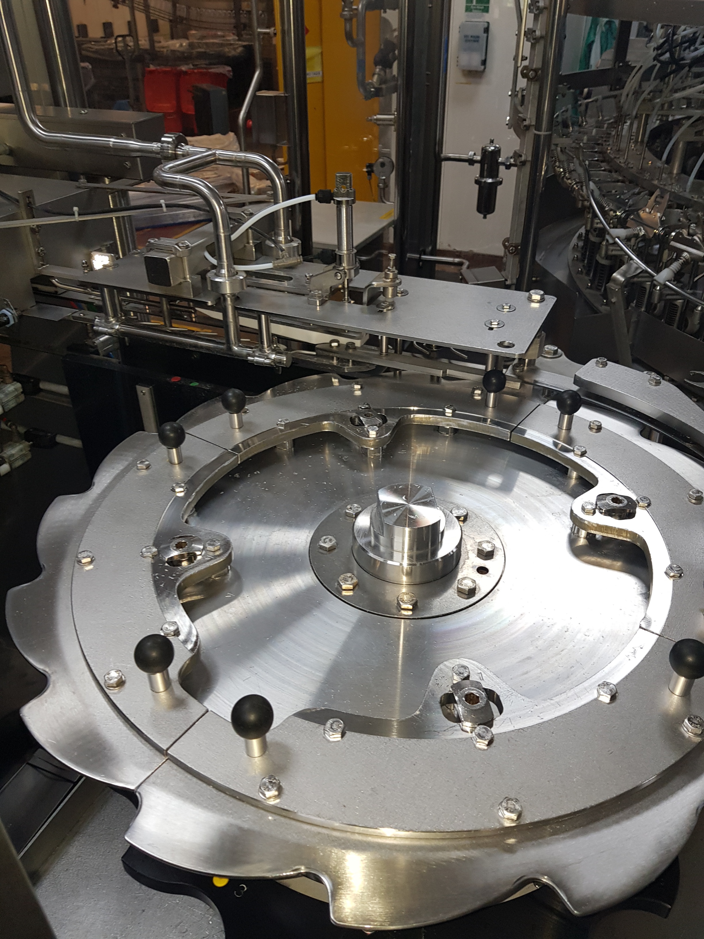 GEA Procomac Fillstar 80-Head Volumetric Filler and Rinser