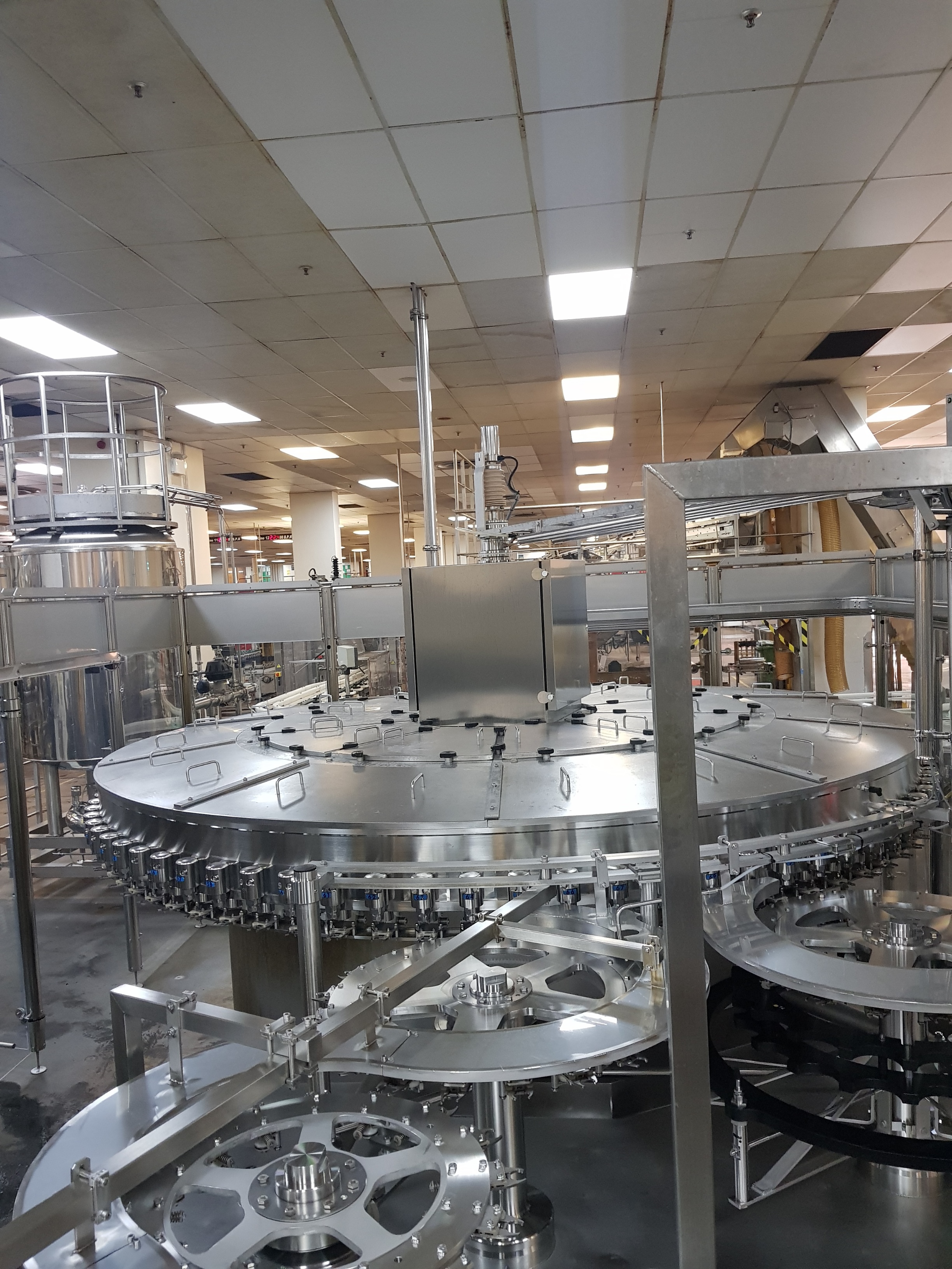 GEA Procomac Fillstar 80-Head Volumetric Filler and Rinser