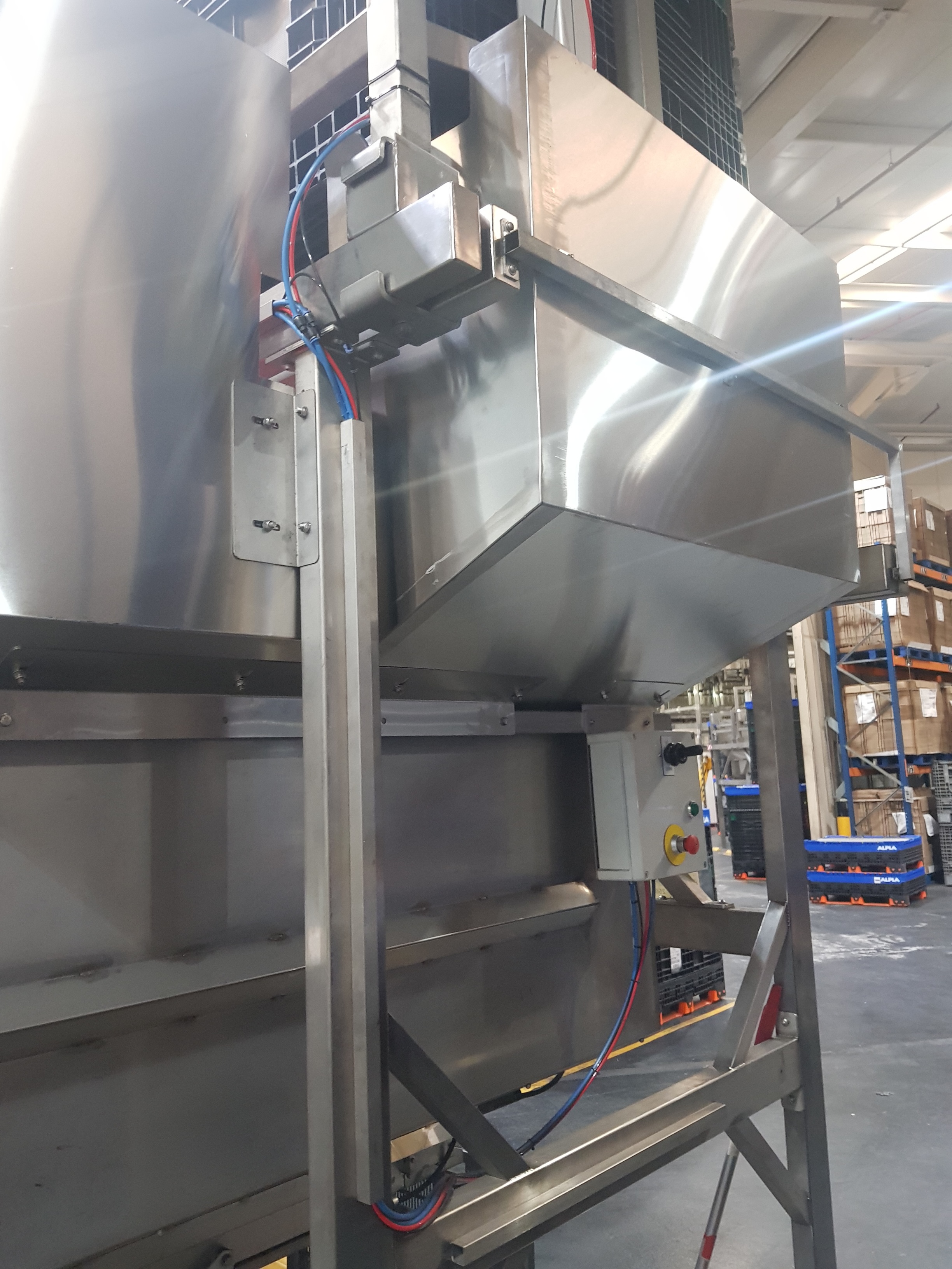 M.Tanner SBT-2213 Tipping Hopper