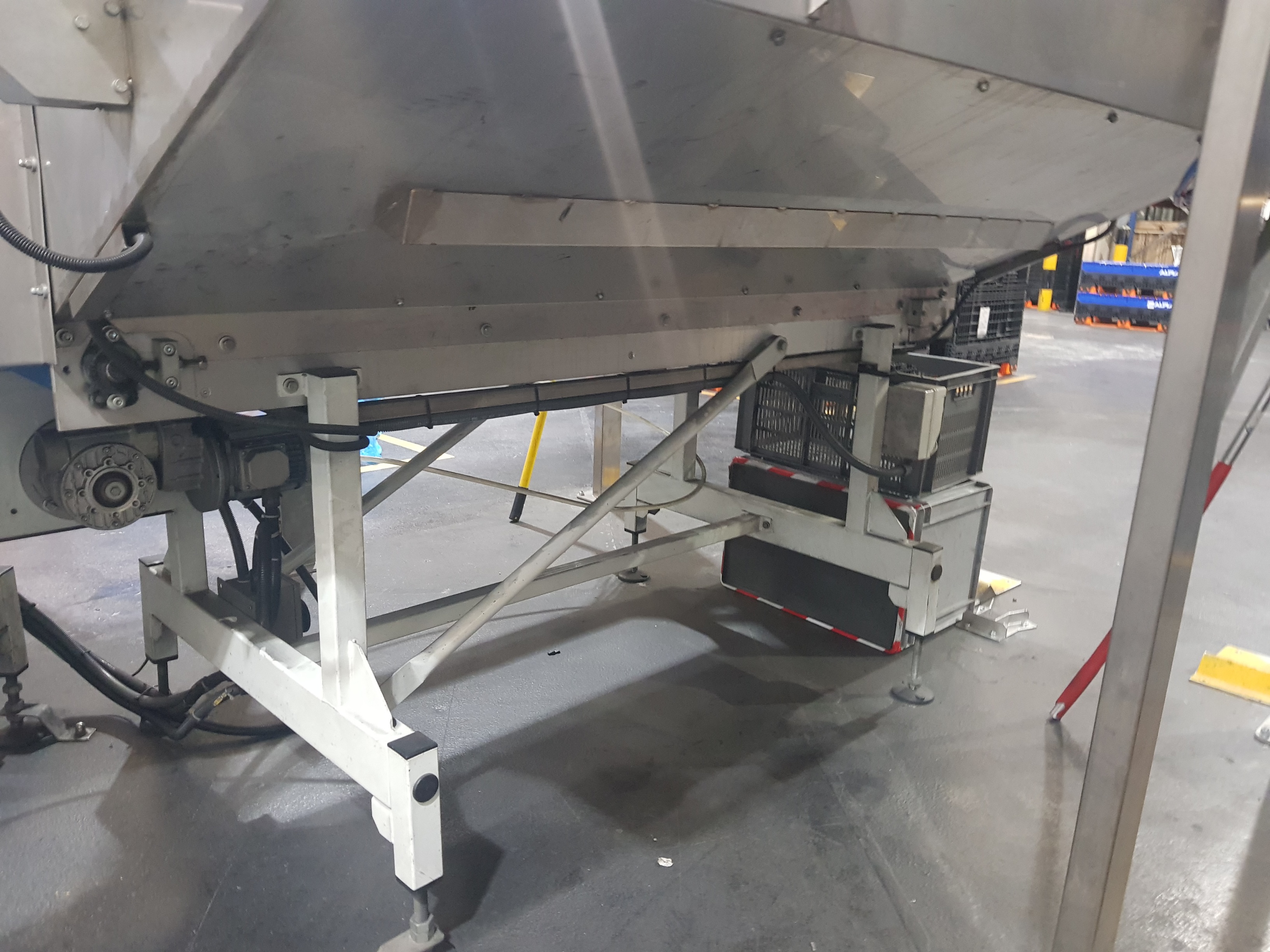 M.Tanner SBT-2213 Tipping Hopper