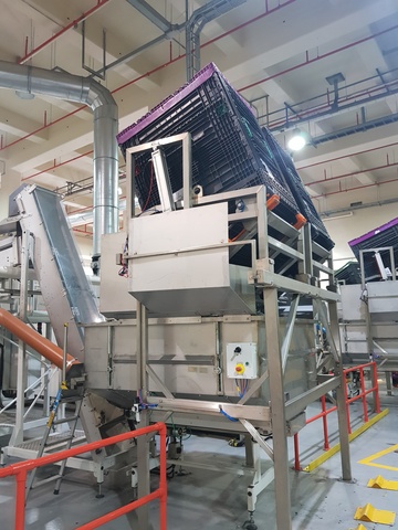 M.Tanner  SBT-2213 Perform Tipping Hopper Loader