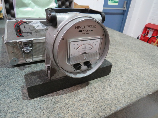 Wyler Nivel Tronic Electronic Machine Level