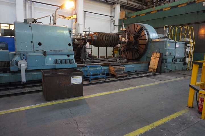 Skoda SIU 250T Heavy Duty Centre Lathe