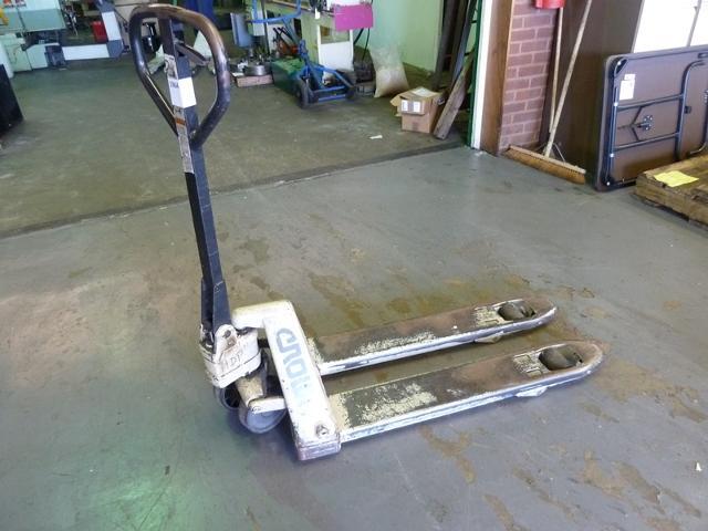 Crown Model PTH5018-39 Pallet Truck