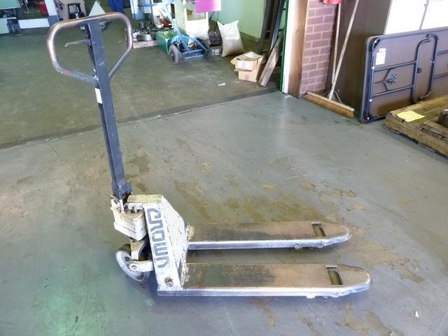 Crown Model PTH1836 Pallet Truck