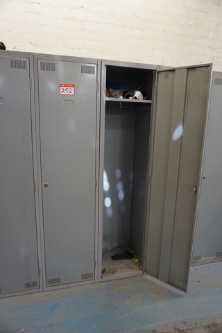 Large Qty of Single Lockers Approx 25