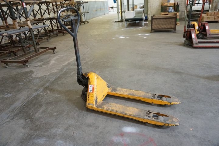 Jungheinrich Pallet Truck, Capacity 2200kg