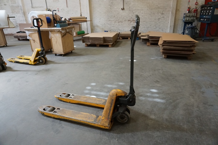 Jungheinrich Pallet Truck, Capacity 2200kg