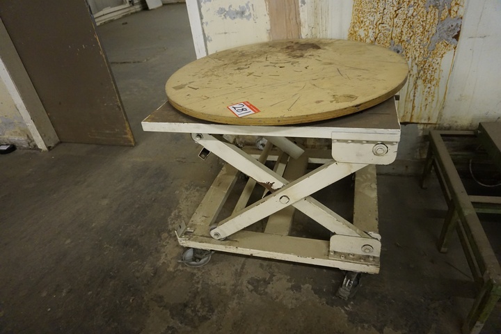 Mobile Lifter with Turntable