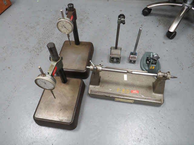 Gauge Stands & Table Centre