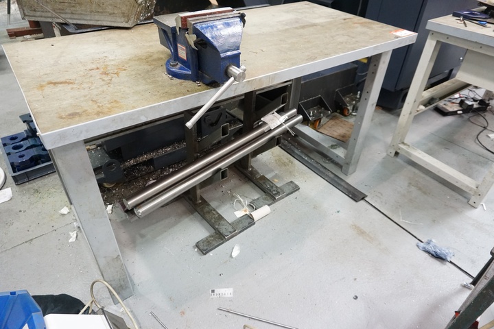 Work Bench with Sealey 6" Vice