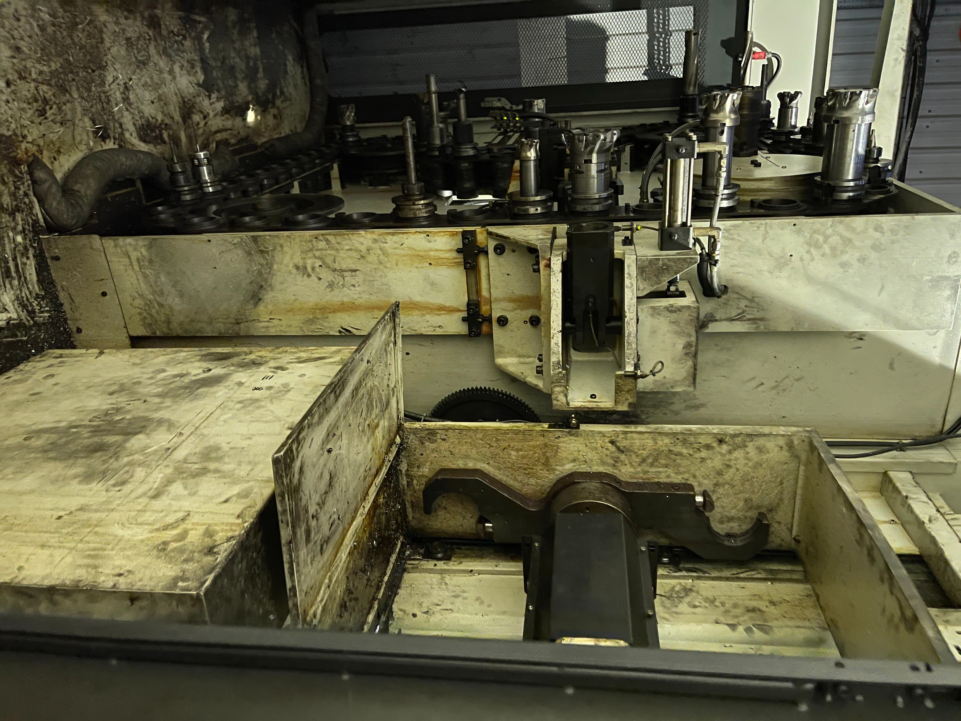 Dahlih DL-MCH630 Horizontal Twin Pallet Machining Centre (2011)