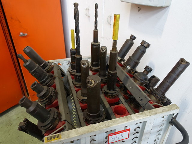 Assorted CNC tool holders, 50 international taper