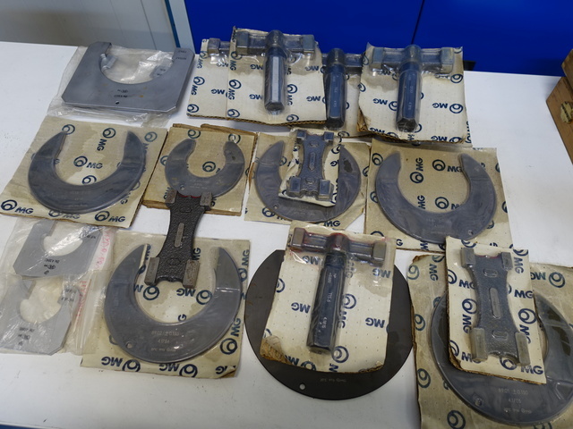 Assorted go no go internal and external gauges