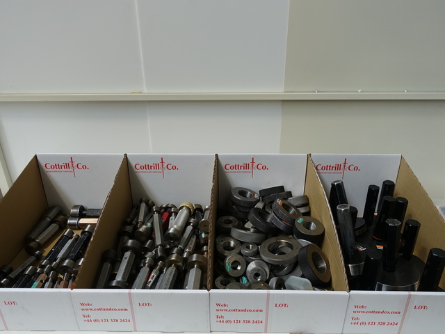 Internal and external thread gauges assorted (Qty 4 boxes)