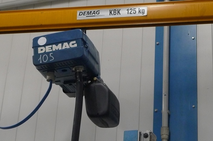 Demag Floor mounted swing jib crane