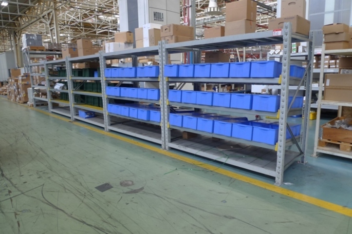 Roller and shelf racking, 6 bays