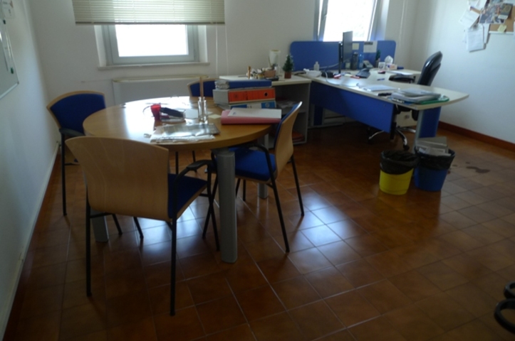 Various Pieces of Office Furniture - See Lot