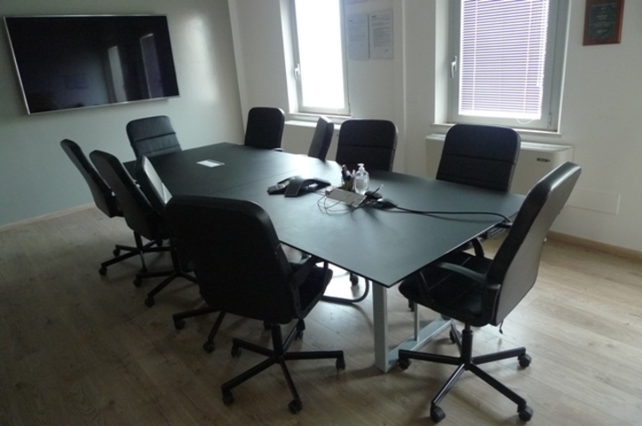 Various Pieces of Office Furniture - See Lot