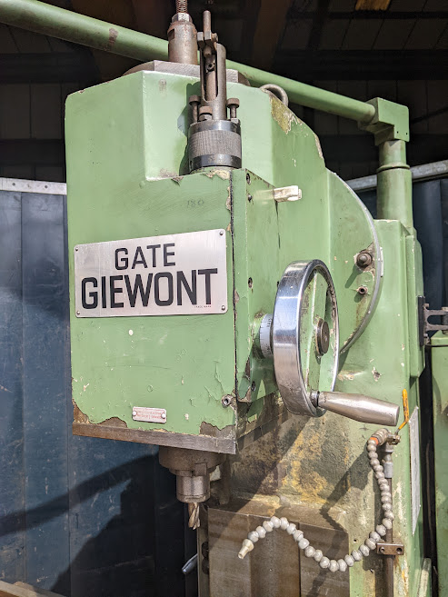 Gate Giewont FYD32 Vertical Miller