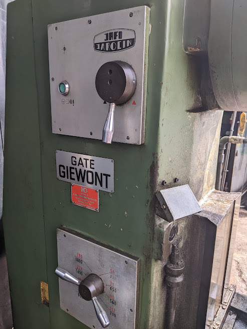 Gate Giewont FYD32 Vertical Miller