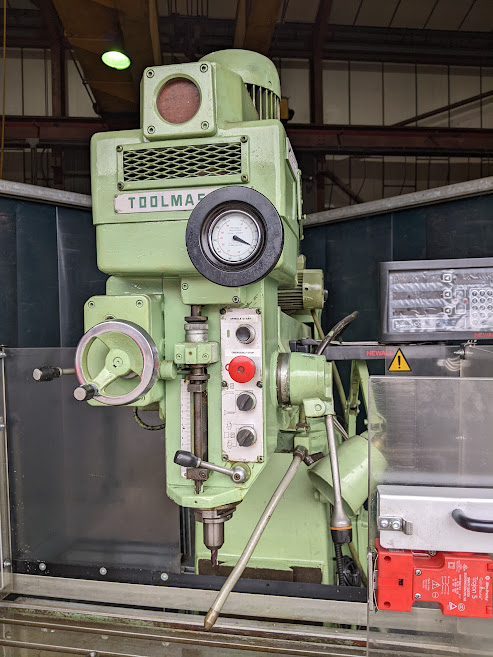 Cincinnati Toolmaster TM66DD Turret Mill