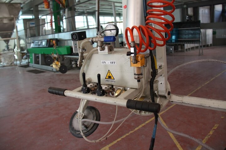 Giraffe for Large Glass Slabs