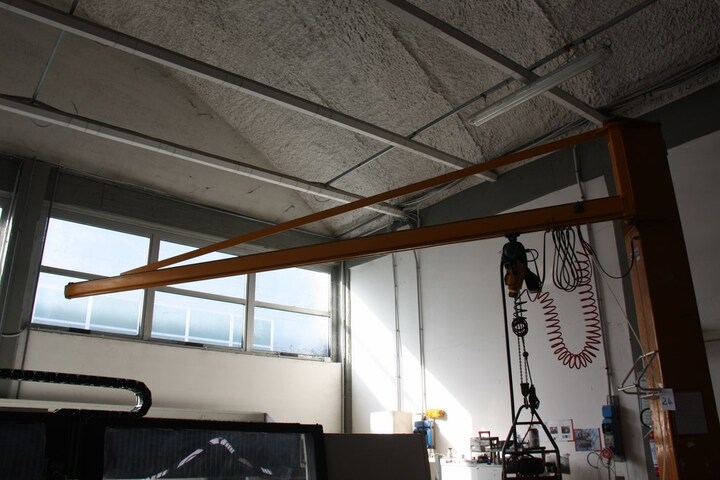 Demag Pillar Type 200kg SWL Swing Arm Jib Crane