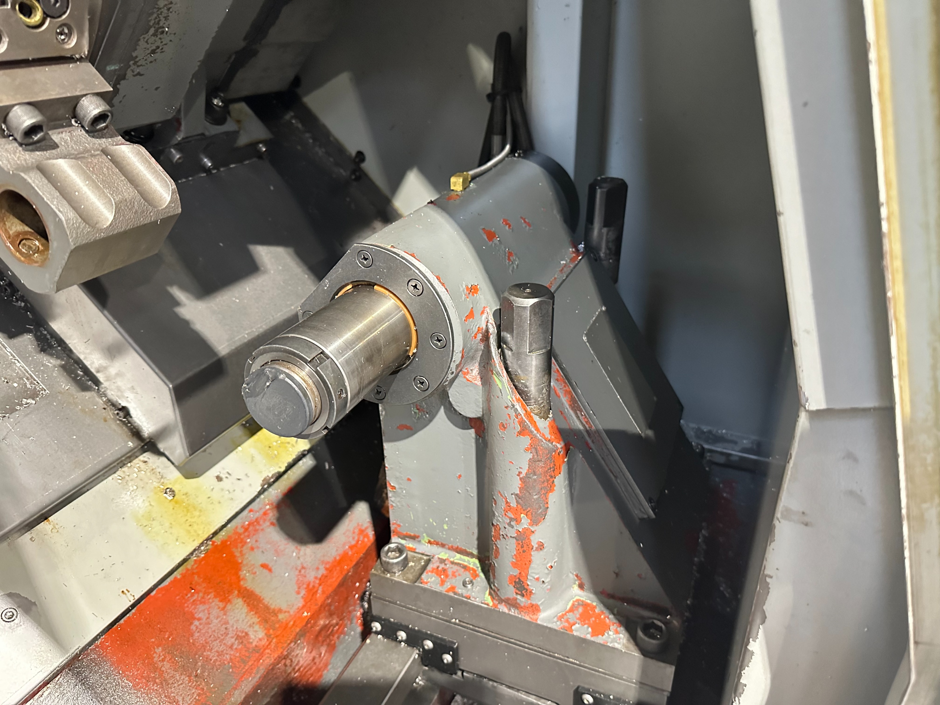 Hyundai Kia SKT200 CNC Lathe (2005)