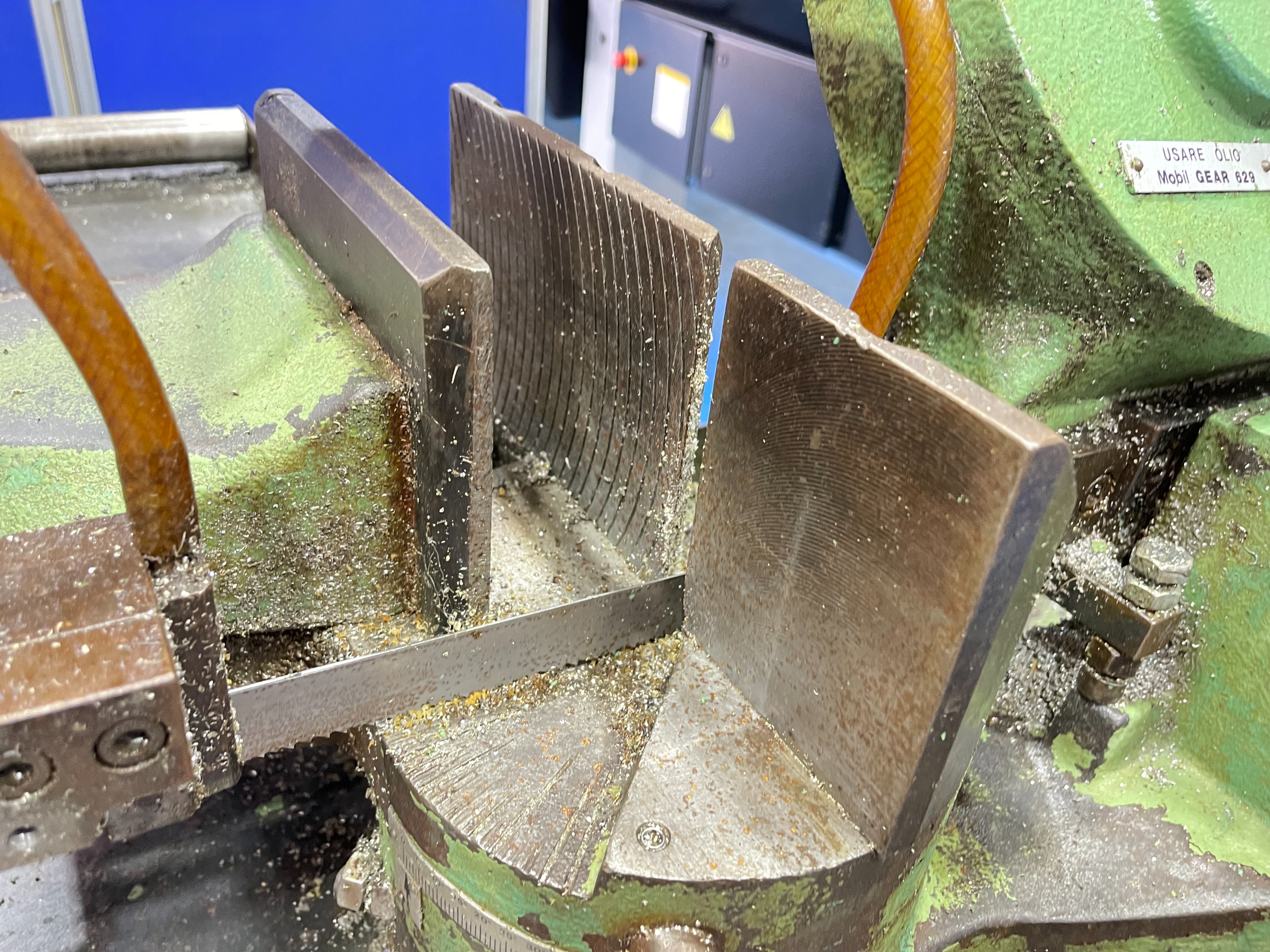 Pull Down Horizontal Bandsaw