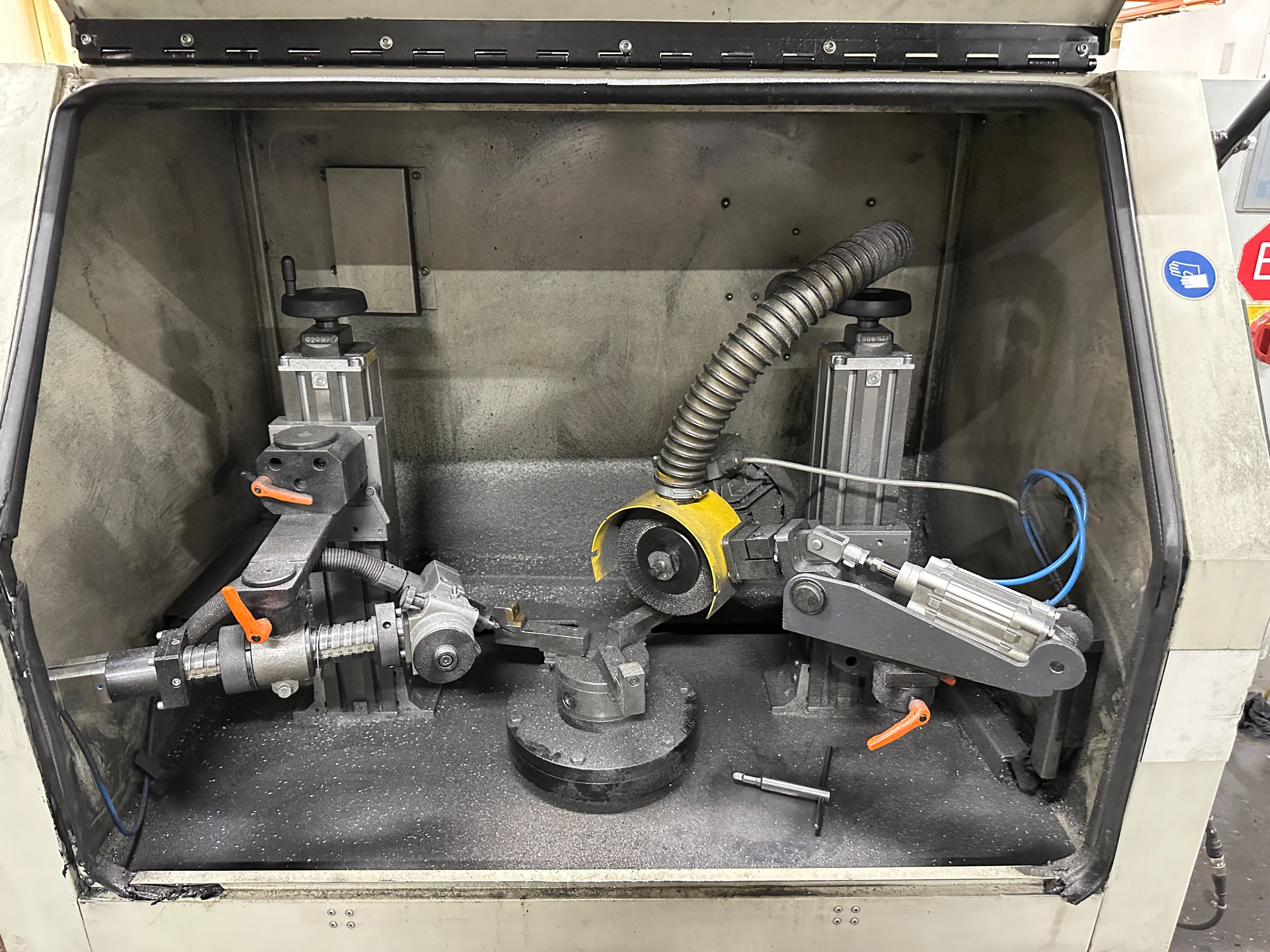 Raush Gratomat Deburring Machine