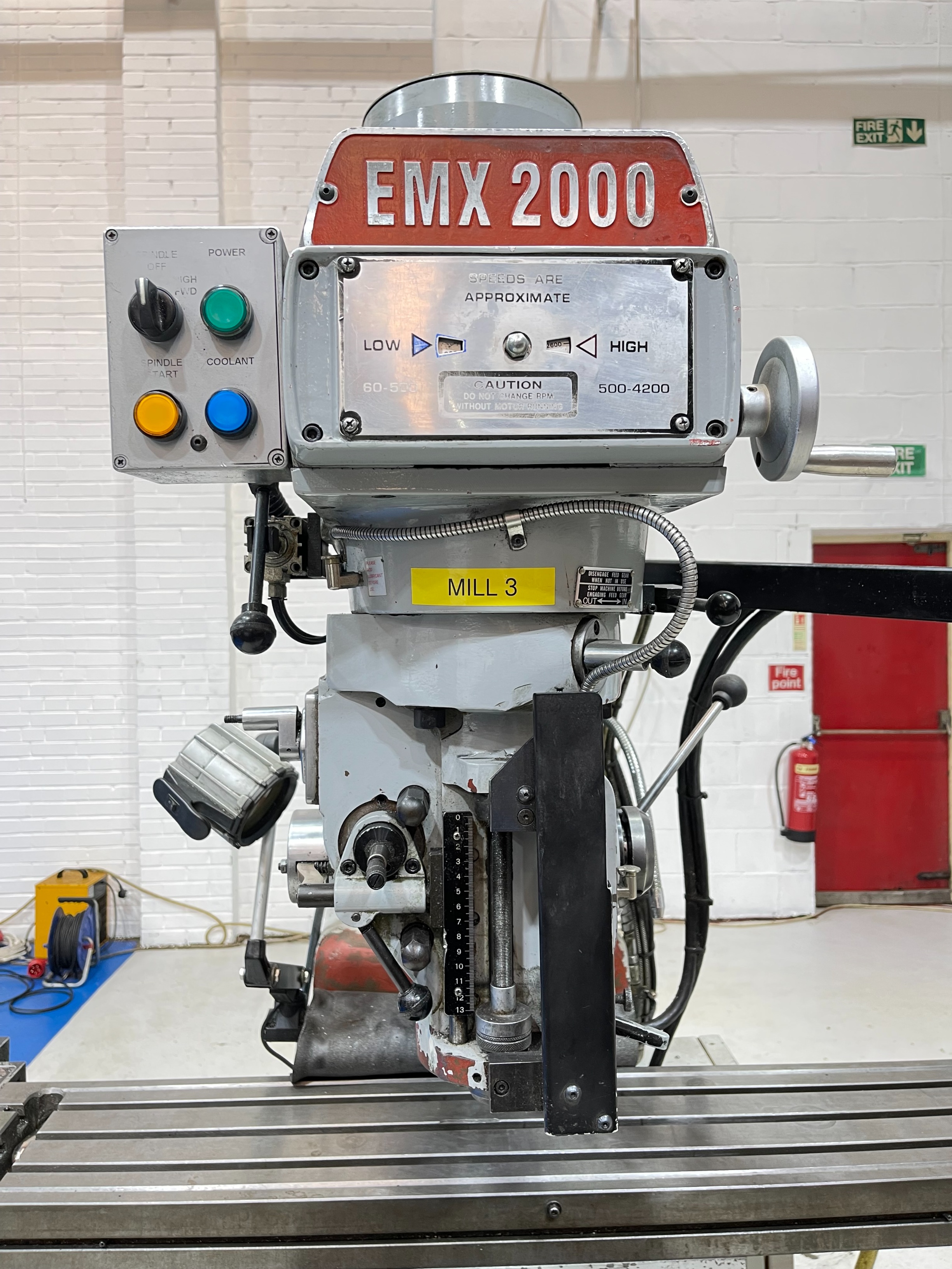 XYZ EMX 2000 Turret Mill
