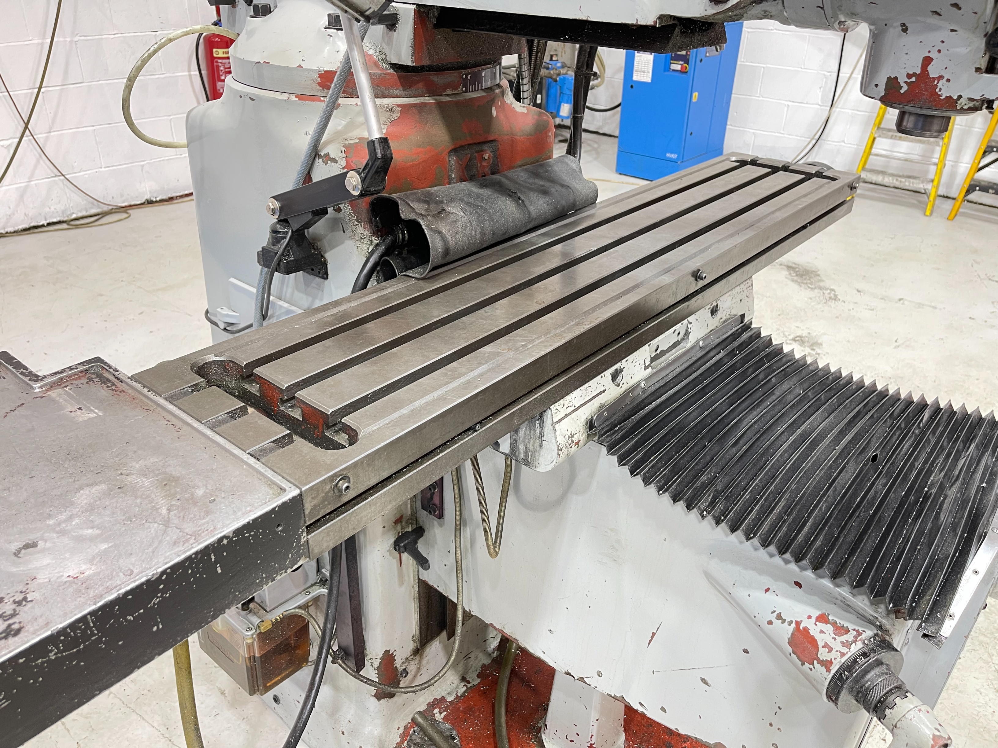 XYZ EMX 2000 Turret Mill