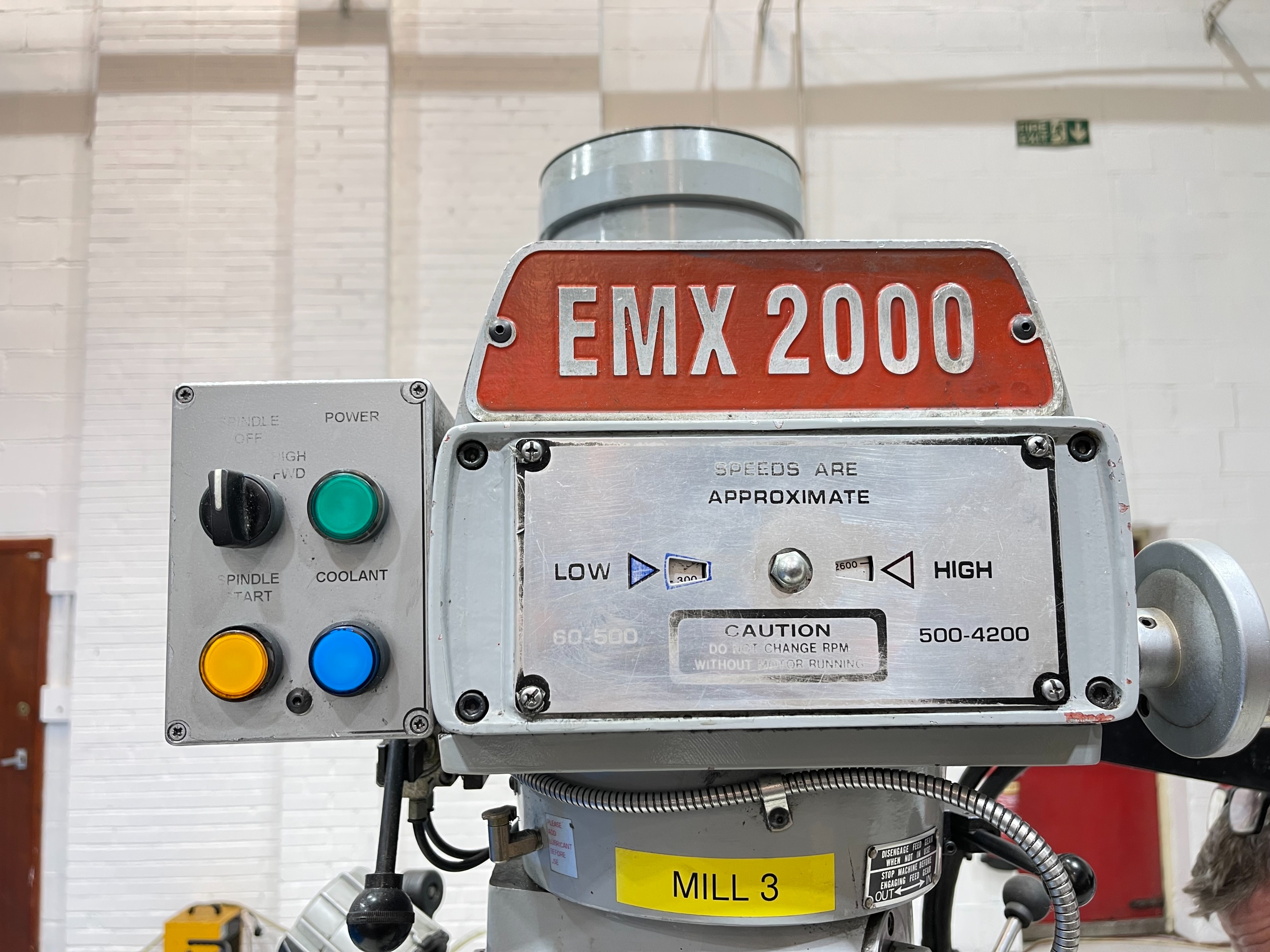 XYZ EMX 2000 Turret Mill