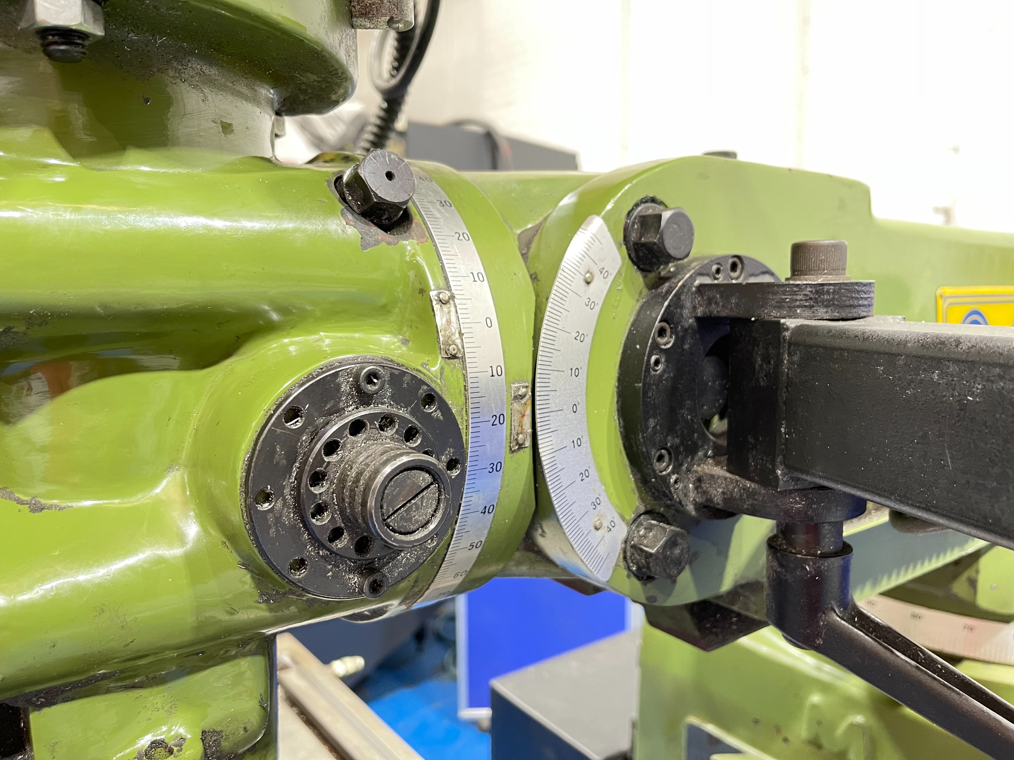 Chen Ho CH-V1600S NC Turret Head Milling Machine