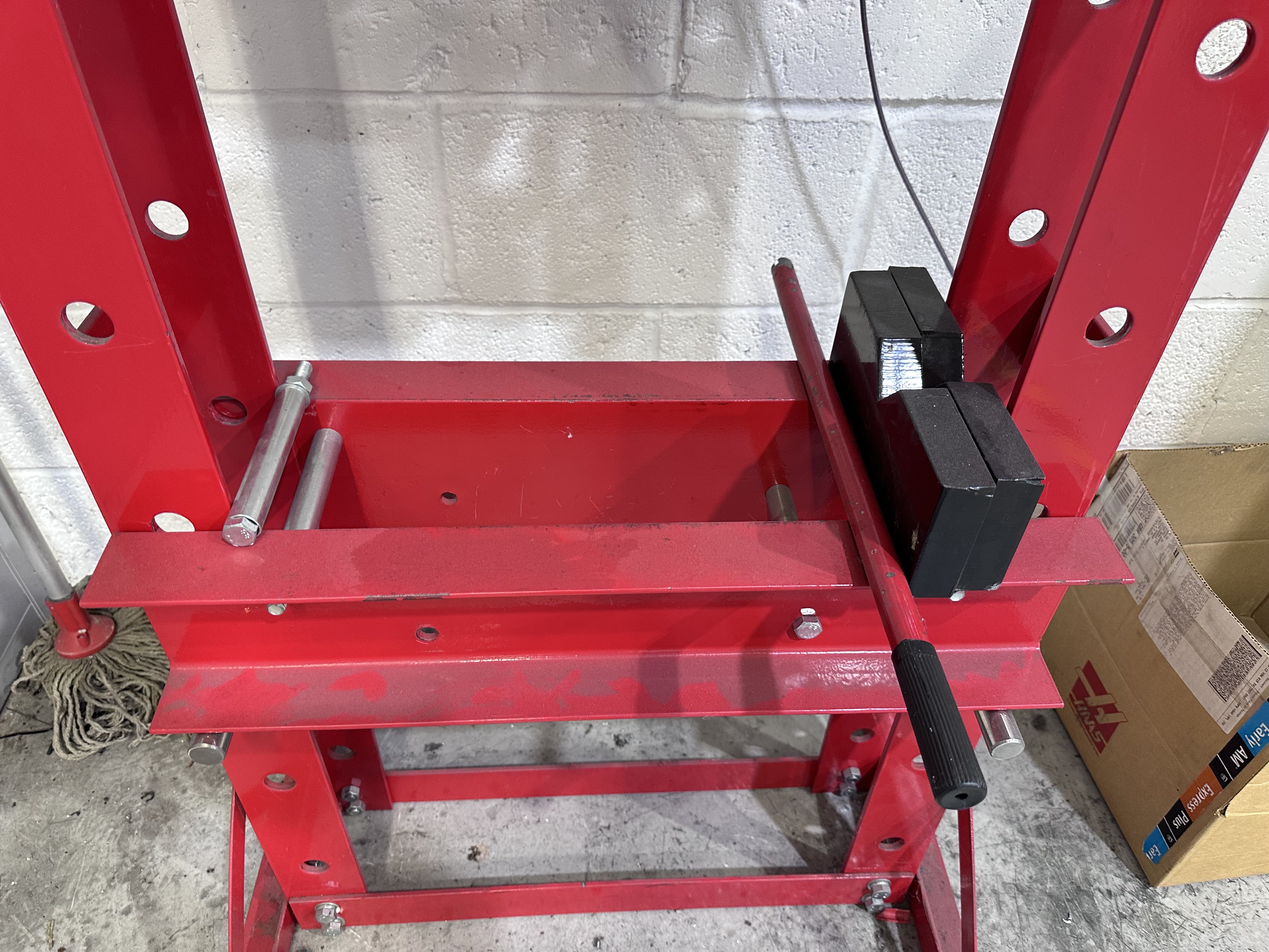 30 Ton Hydraulic Garage Press, Type HSP 30