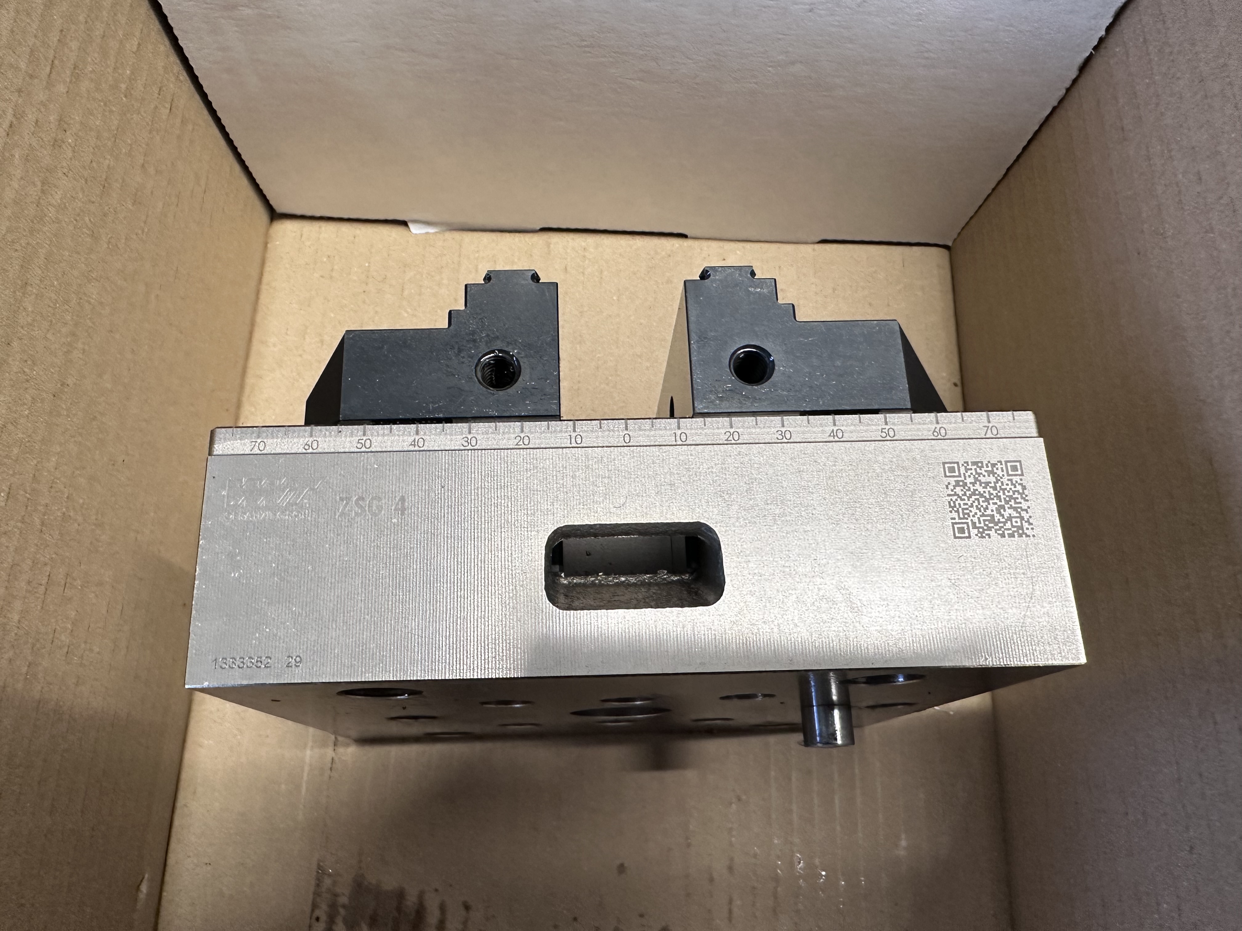 WNT Machine Vice 160mm Long, Type Z5G 4