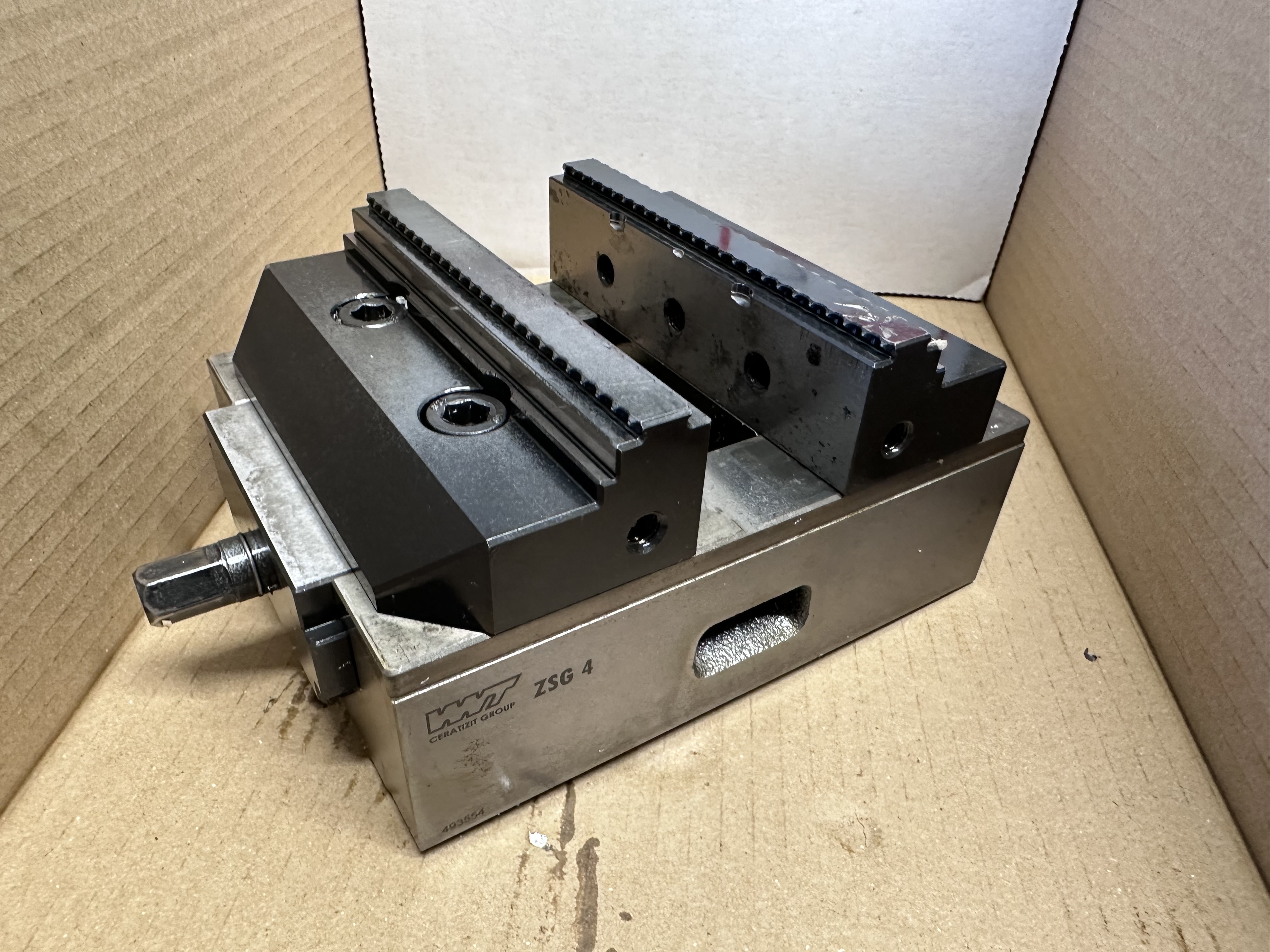 WNT Machine Vice 160mm Long, Type Z5G 4