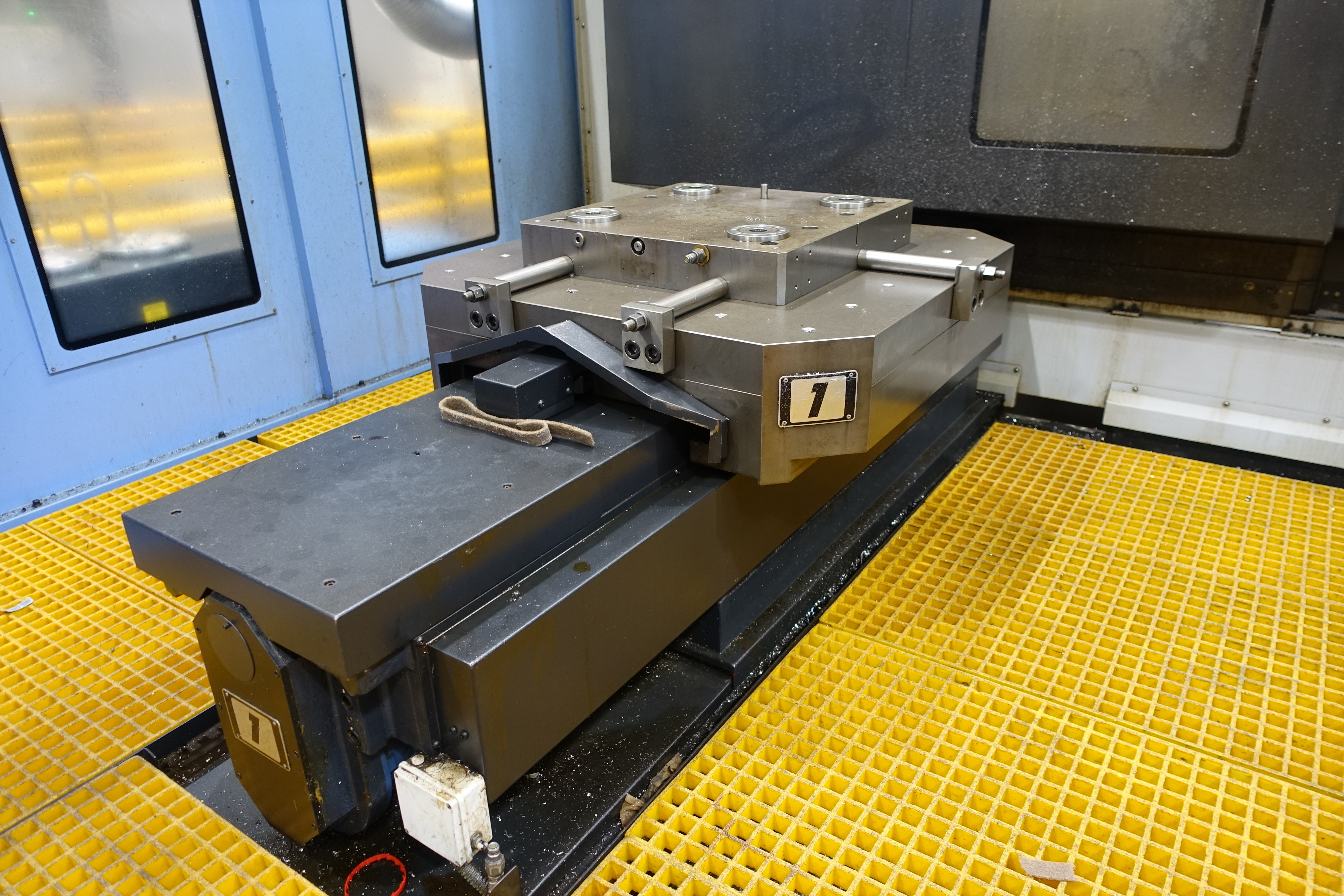 Doosan HM1000 Heavy Duty Twin Pallet Horizontal Machine Centre. (11/2009)