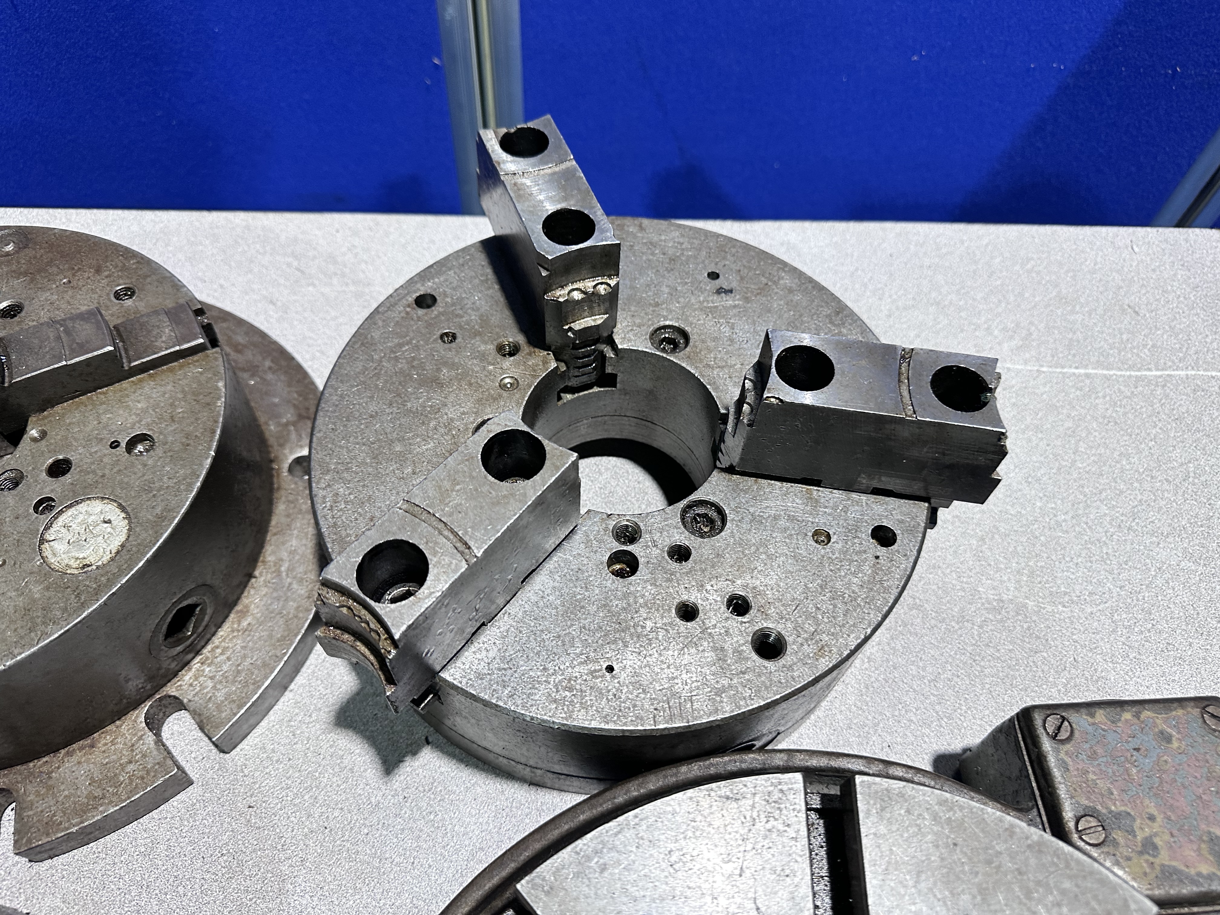 Various Size Chucks & Rotary Table