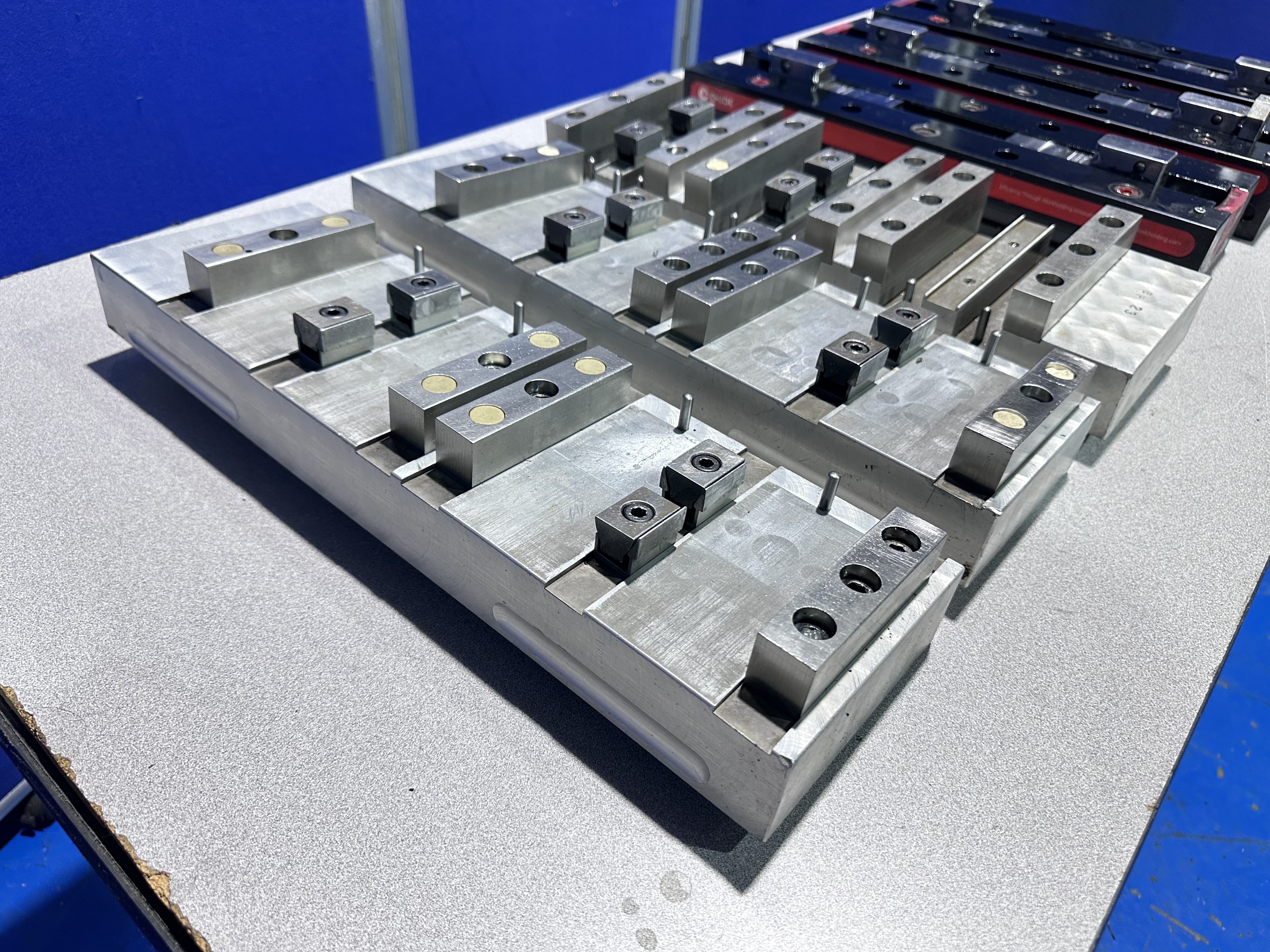 (3) x Chick 5 QL 1550 Multilok Machine Bases