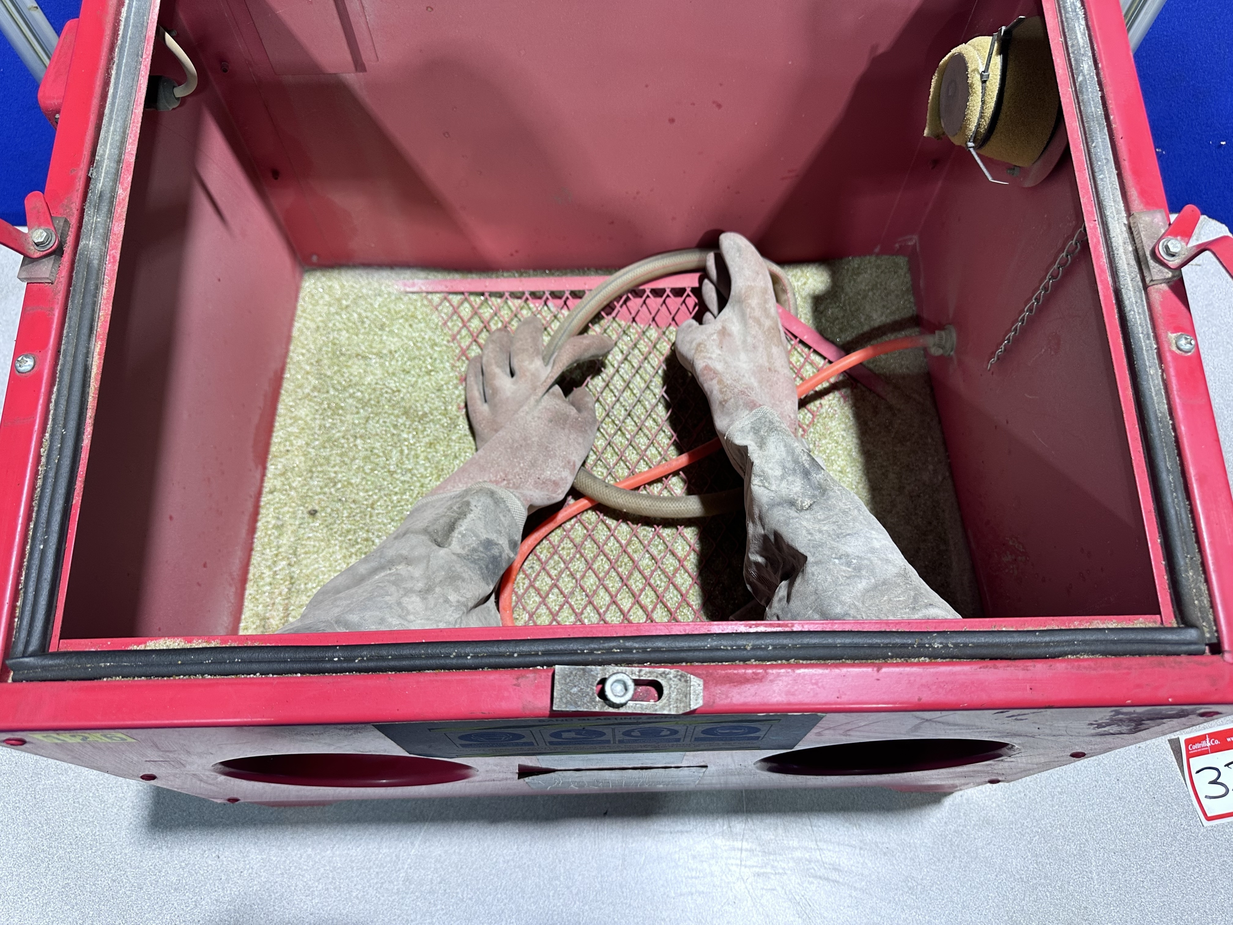 SXC Europe SBC90 Sand Blasting Cabinet Cap 90L