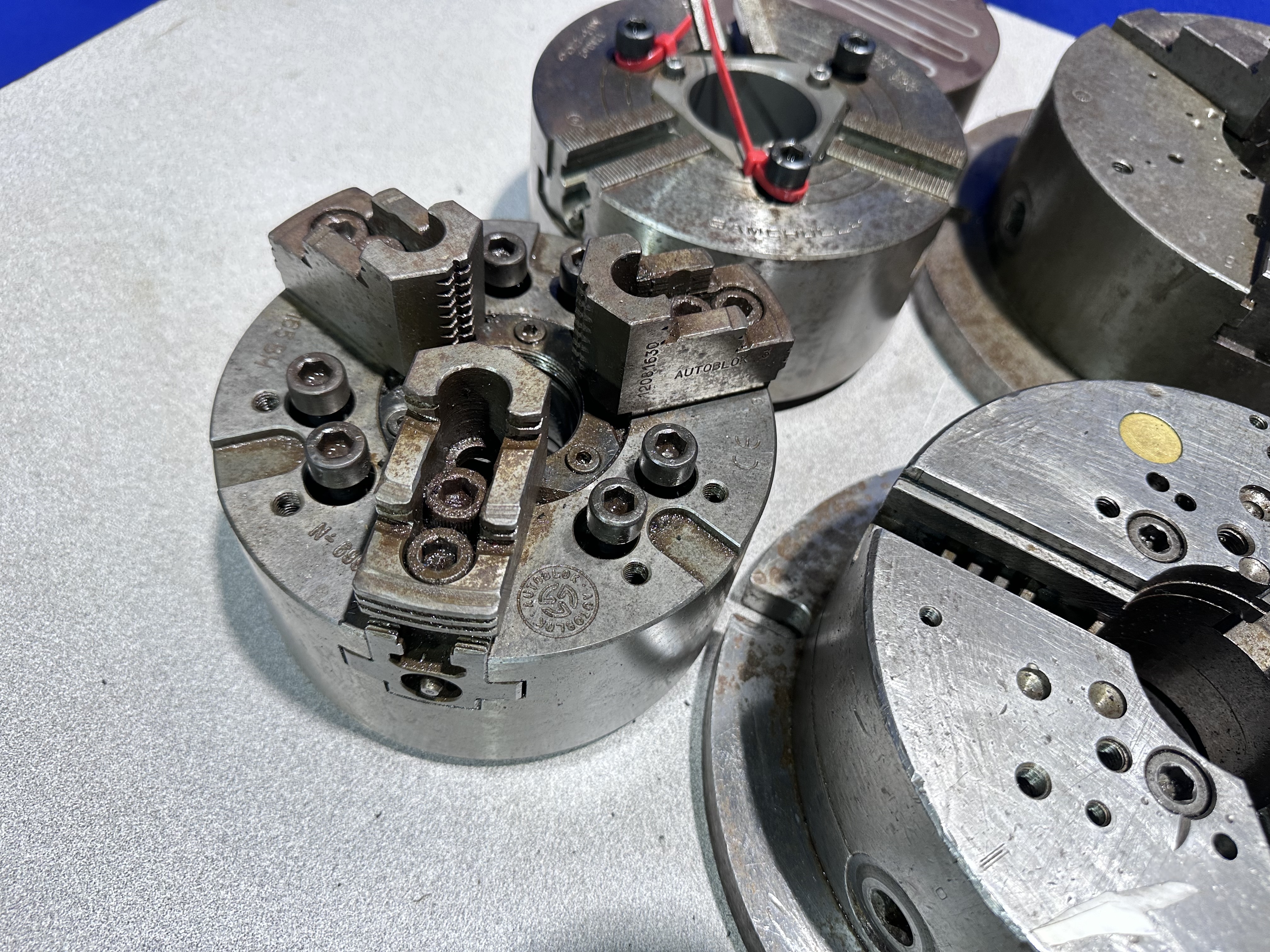 Various Size Chucks & Rotary Table