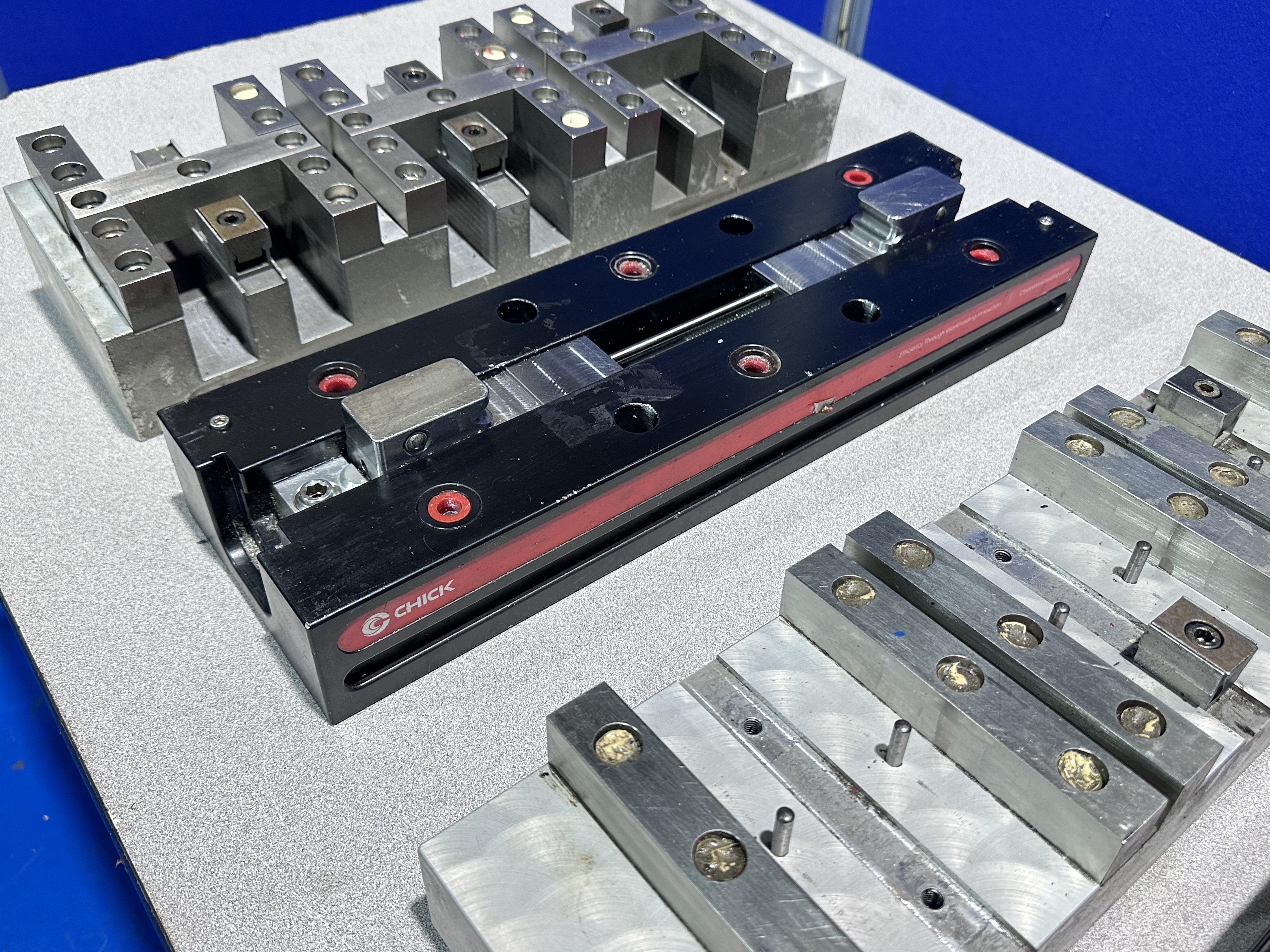 (2) x Chick 5 QL 1550 Multilok Machine Bases